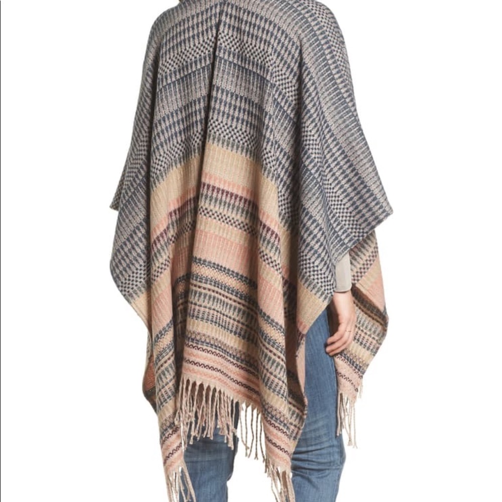 BP. Wrap/poncho - Picture 5 of 7
